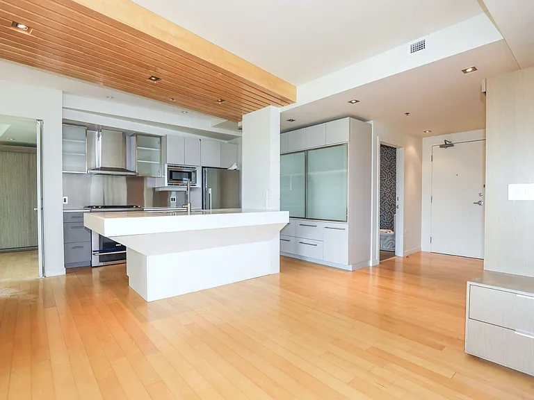 300 Waterfront Dr #502 — Photo 7
