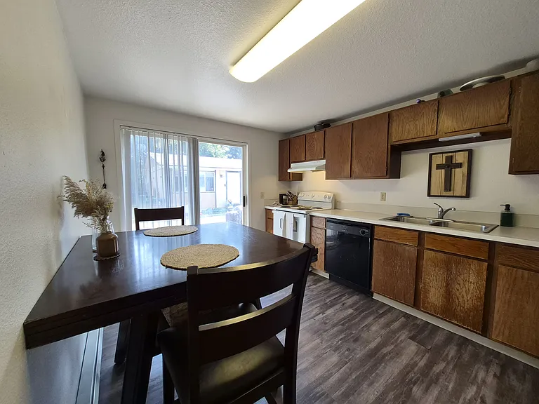 1214 S Hanson Ave #1214 — Photo 7