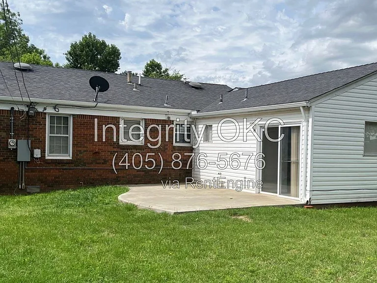 547 E Grumman Dr — Photo 26