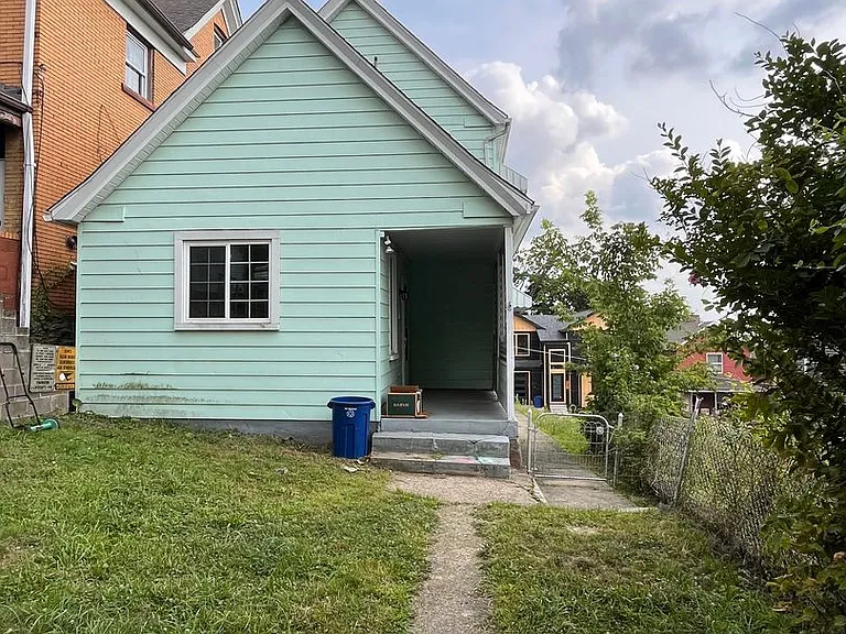 109 Kenova St — Photo 5
