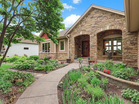 2nd image of 8811 Ridge Ponds Dr
