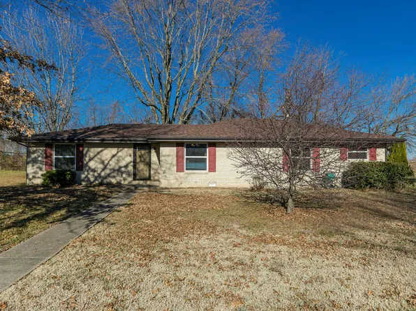1209 Kemp Drive, Bolivar, MO 65613