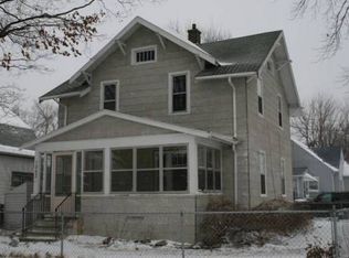 1053 W 6th St, Waterloo, IA 50702