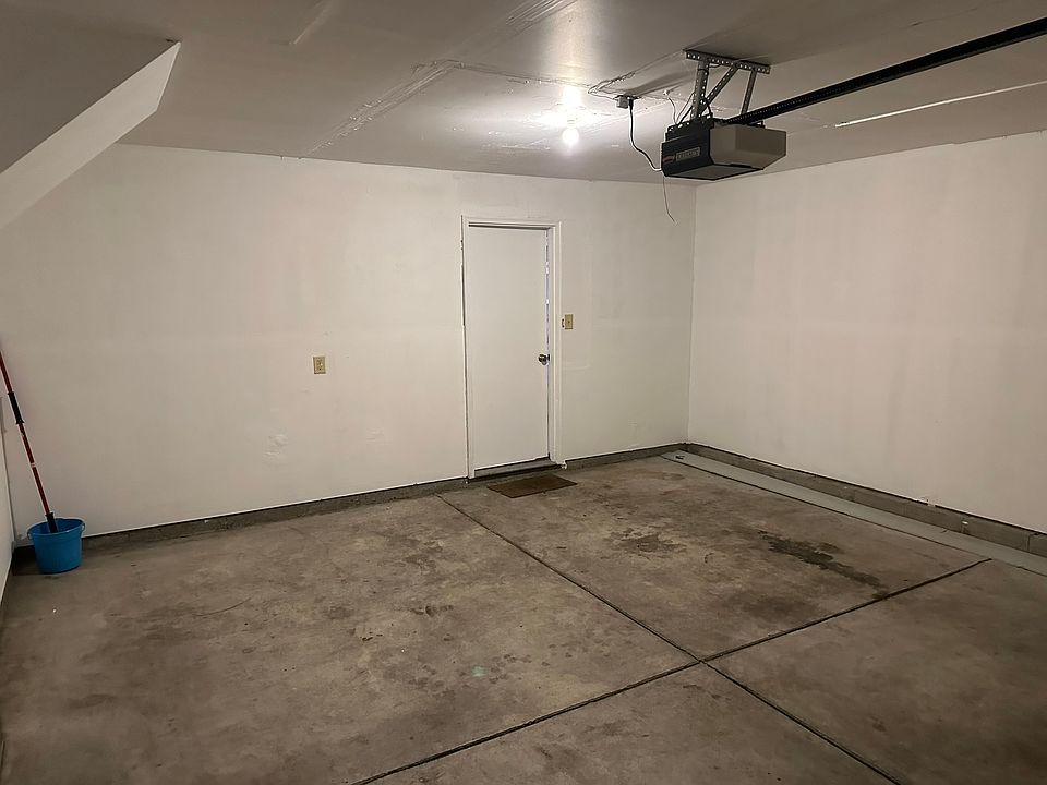 1st image of 3326 Brandenburg Blvd