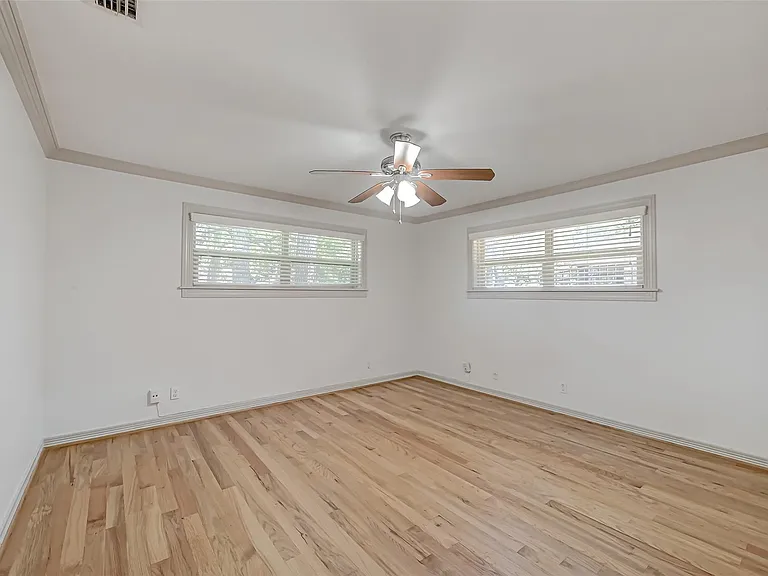 5611 Briarbend Dr — Photo 36