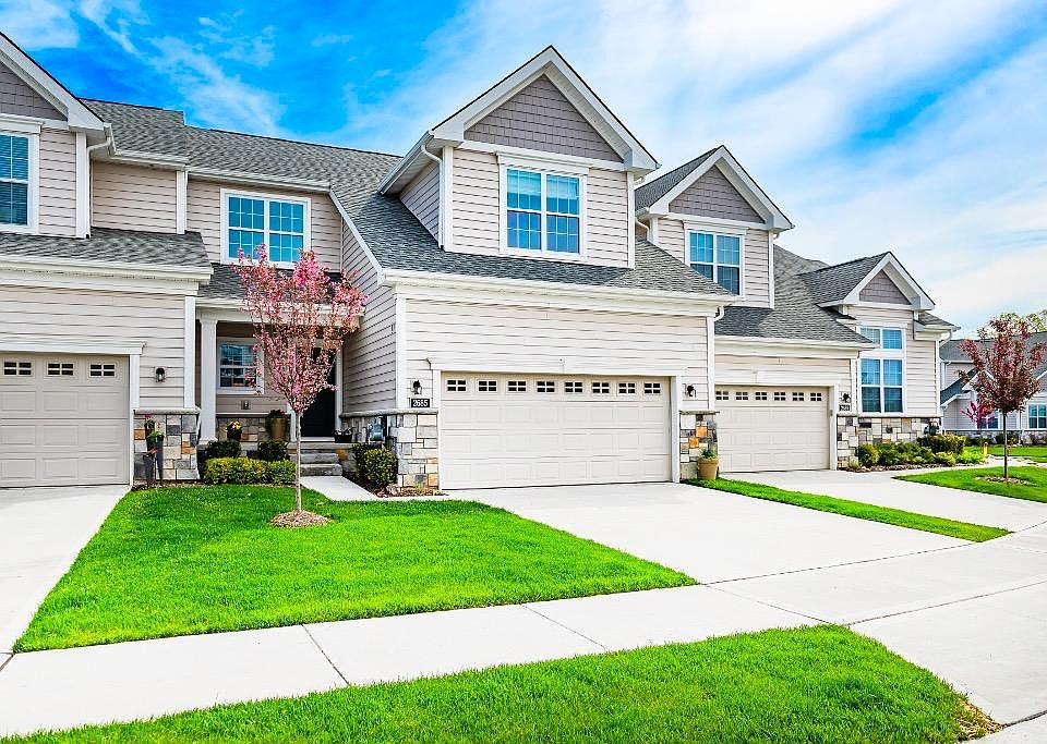 1st image of 2685 Oxford Cir
