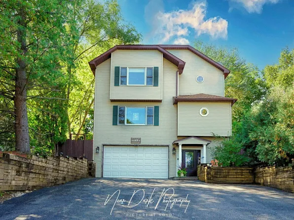 127 E Grand Ave, Fox Lake, IL 60020