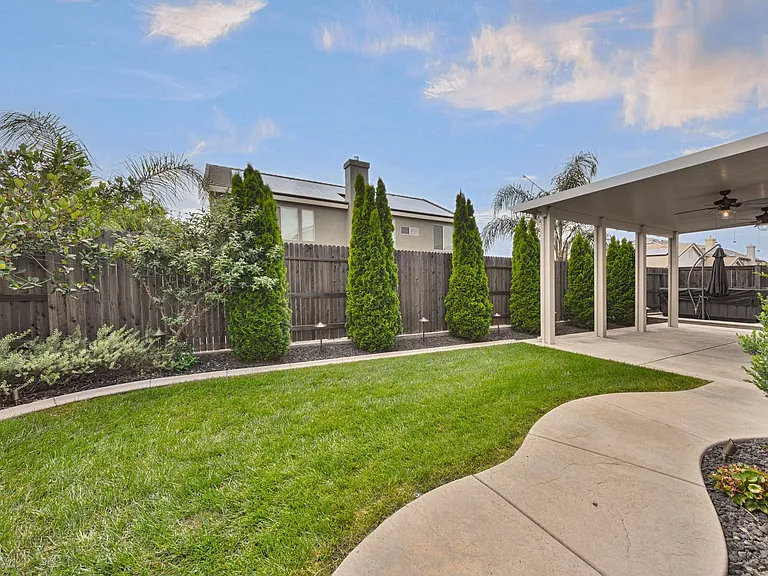 200 Moisant Ct — Photo 45
