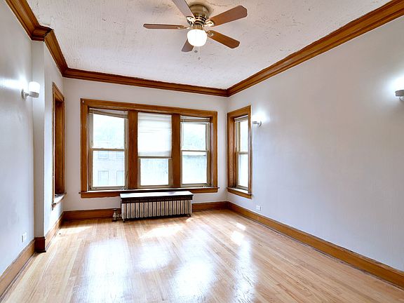 4th image of 608 N Mayfield Ave Unit 2