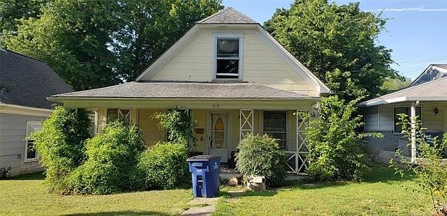 2nd image of 219 W Delaware Ave