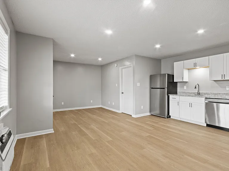 Swan Creek Apartments — Photo 20