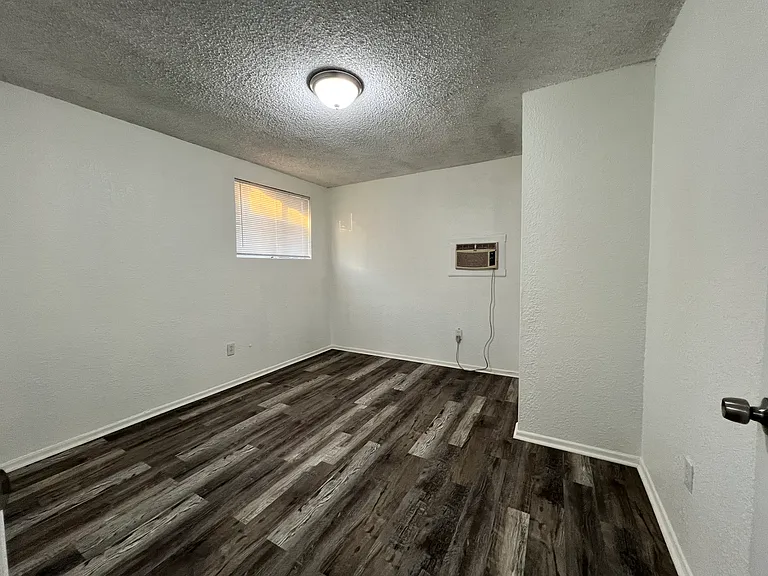 1744 18th Ave — Photo 7