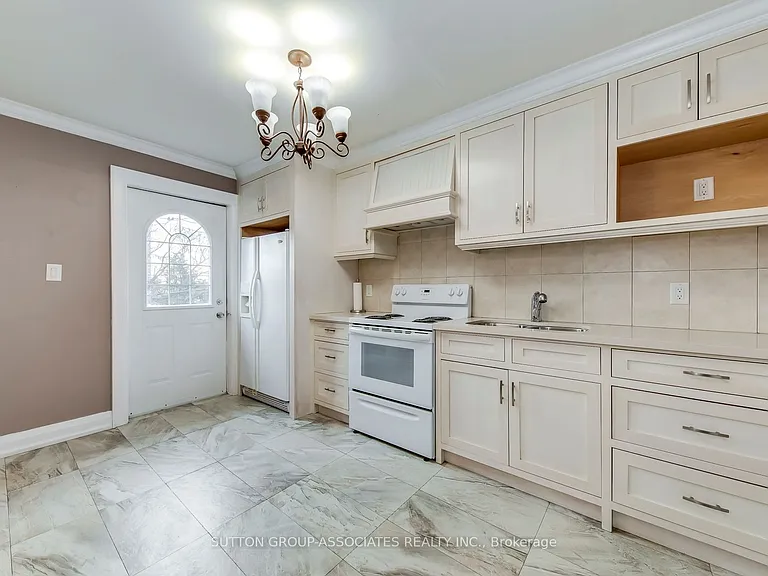 3564 Eglinton Ave W #2 — Photo 8