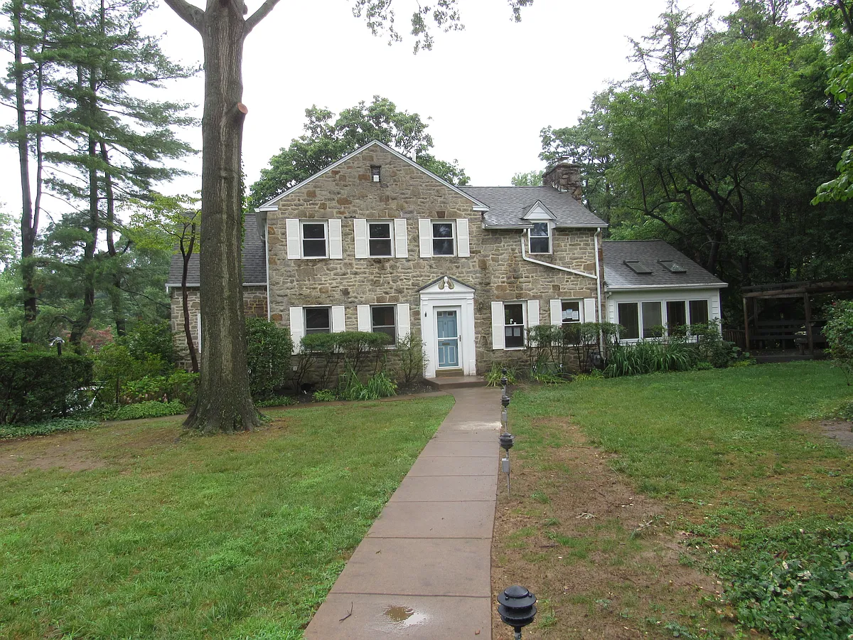 Building Photo - 712 Arlington Rd