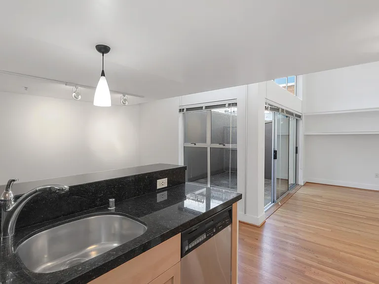 460 Natoma St #9 — Photo 3