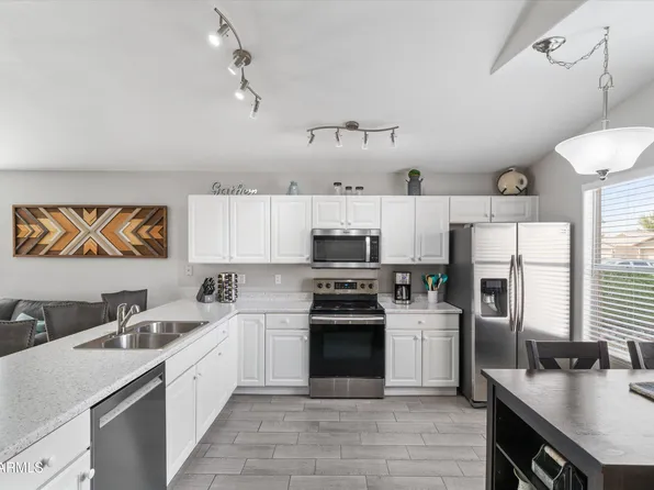 1475 E RUNAWAY BAY Drive, Chandler, AZ 85249