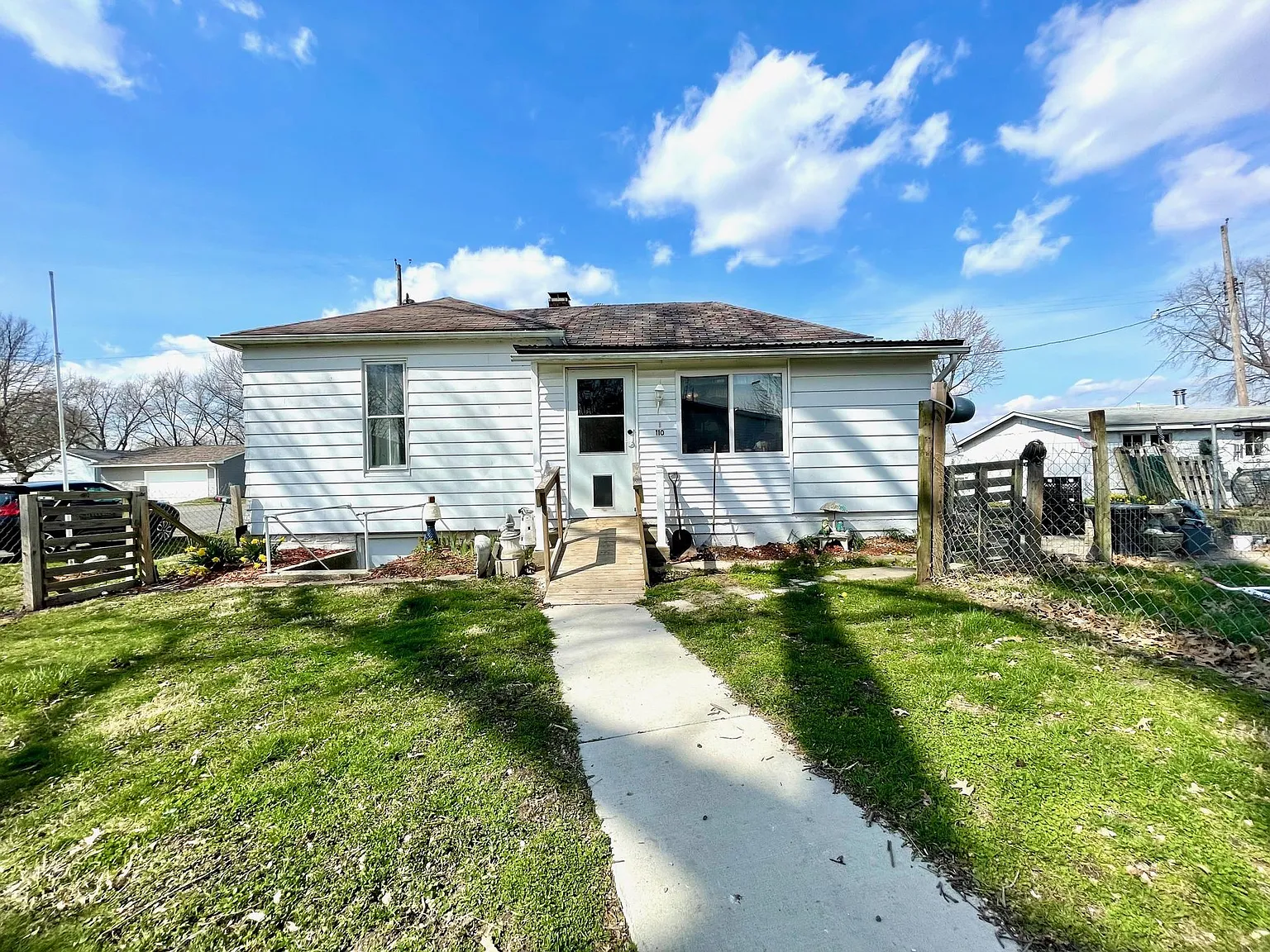 110 Washington St photo 1