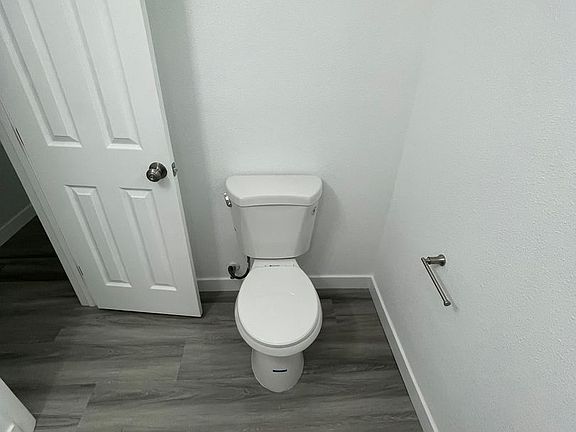 3rd image of 1325 Stanley Ave APT 1