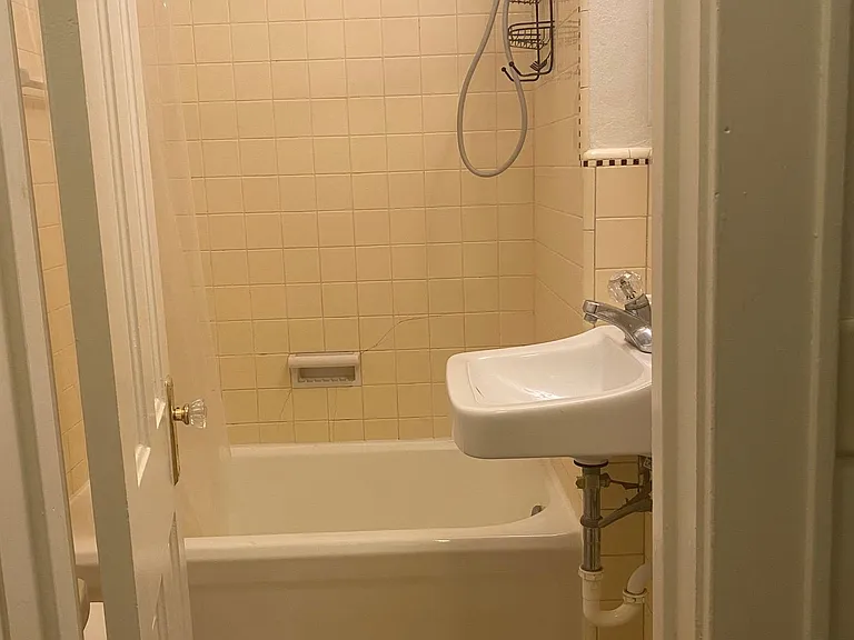 2709 Sommers Ave — Photo 15