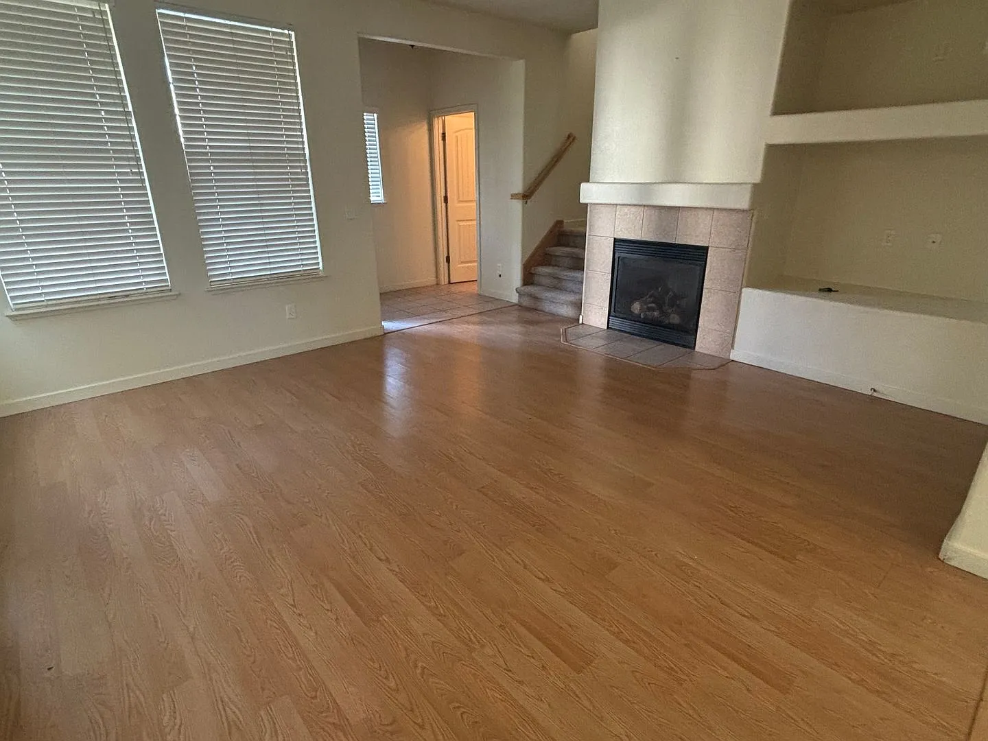 A Must see! Apply to schedule viewing — Photo 3
