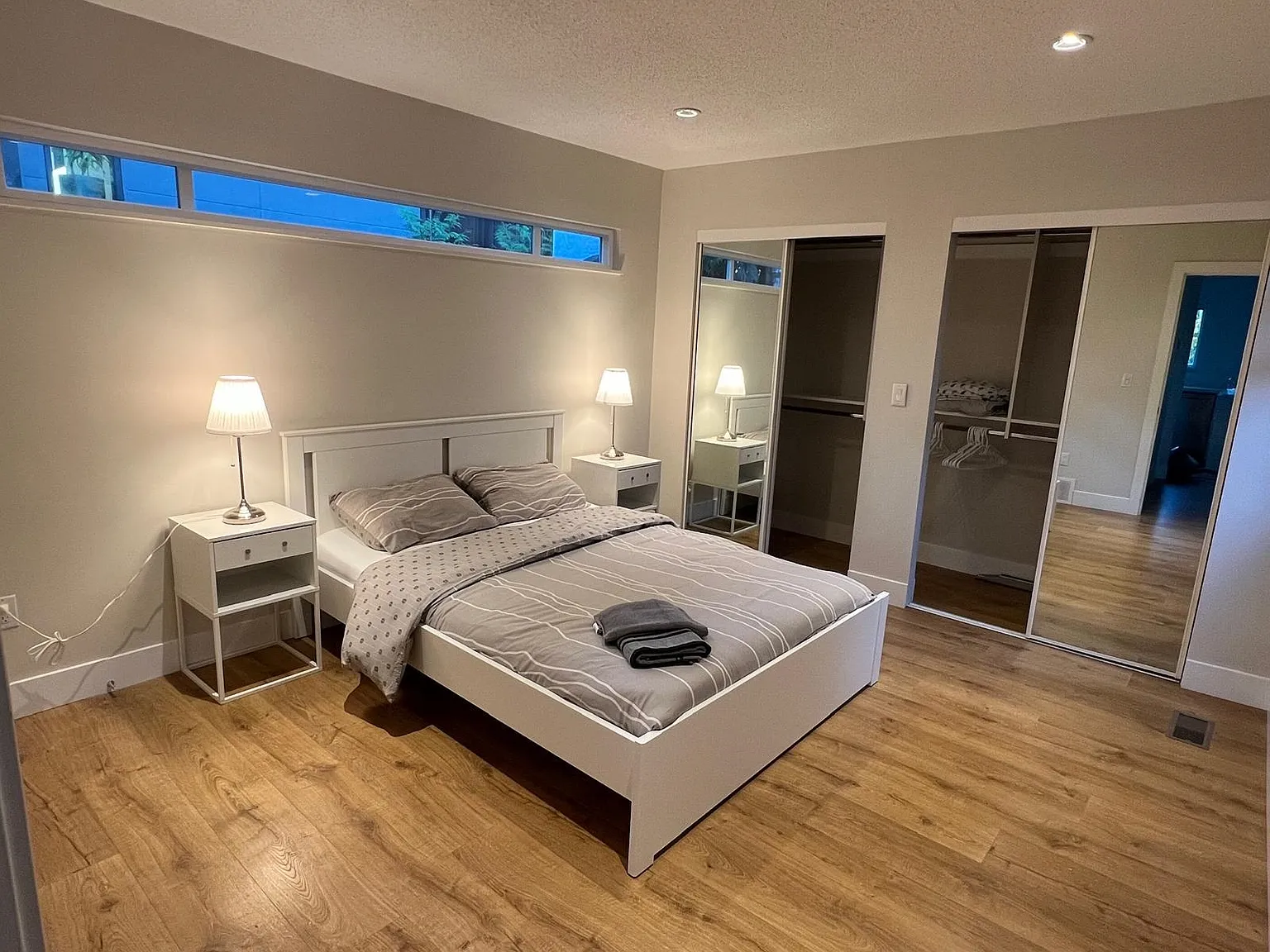 5 bed, 2549 sqft, $6,995 — Photo 2