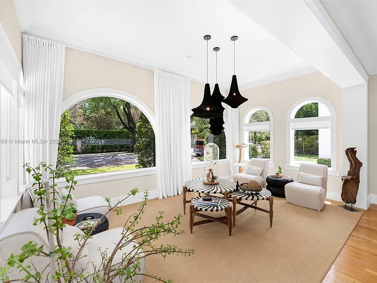 59 NE 42nd St — Photo 11