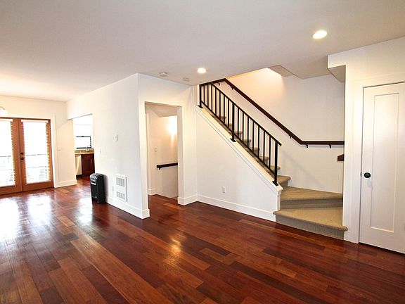 4th image of 3040 21st Ave W #B