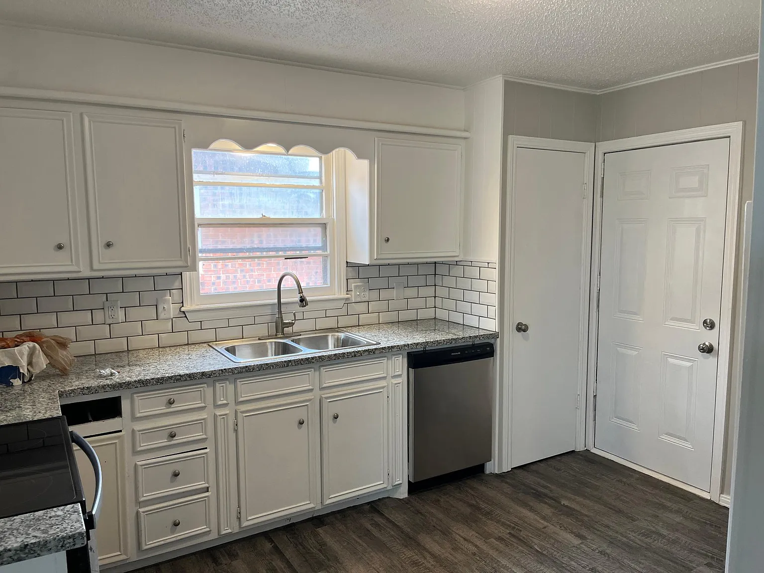 4 bed, 1800 sqft, $2,000 — Photo 3