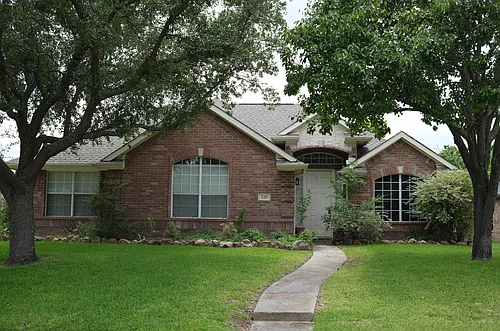 129 Meadow Creek Dr Photo 1