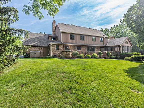 3rd image of 6535 Stockbridge Ln