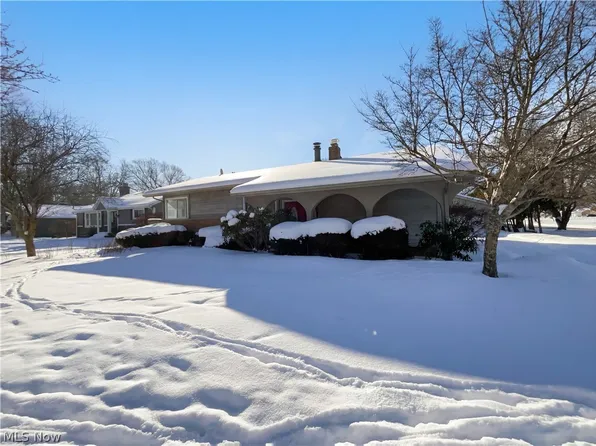 28095 Bassett Rd, Westlake, OH 44145