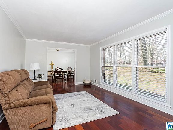 4th image of 1134 Camelot Cir