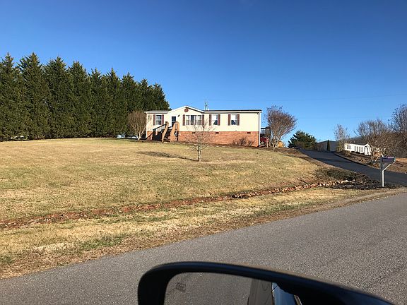 2nd image of 165 Chestnut Meadows Dr