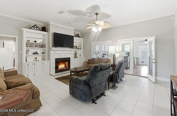 5th image of 404 Oakbrook Cir