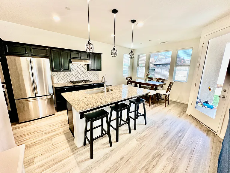 241 Aria Ave S — Photo 8