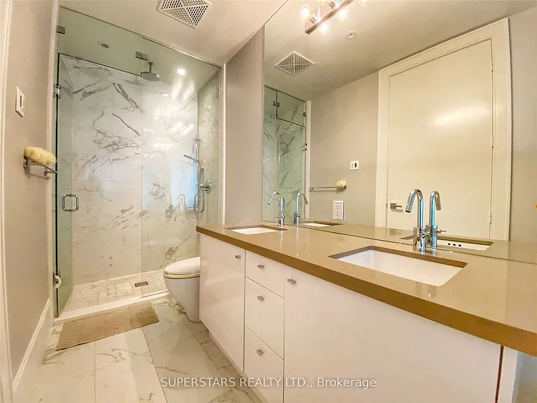 29 Queens Quay E #Townhouse 125 — Photo 5