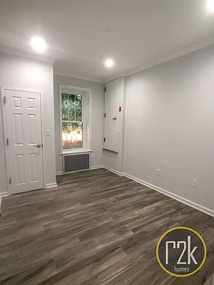 Rented by Realty 2000 Corp | media 49