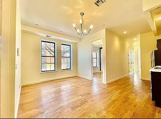 1st image of 670 Prospect Pl #3AL
