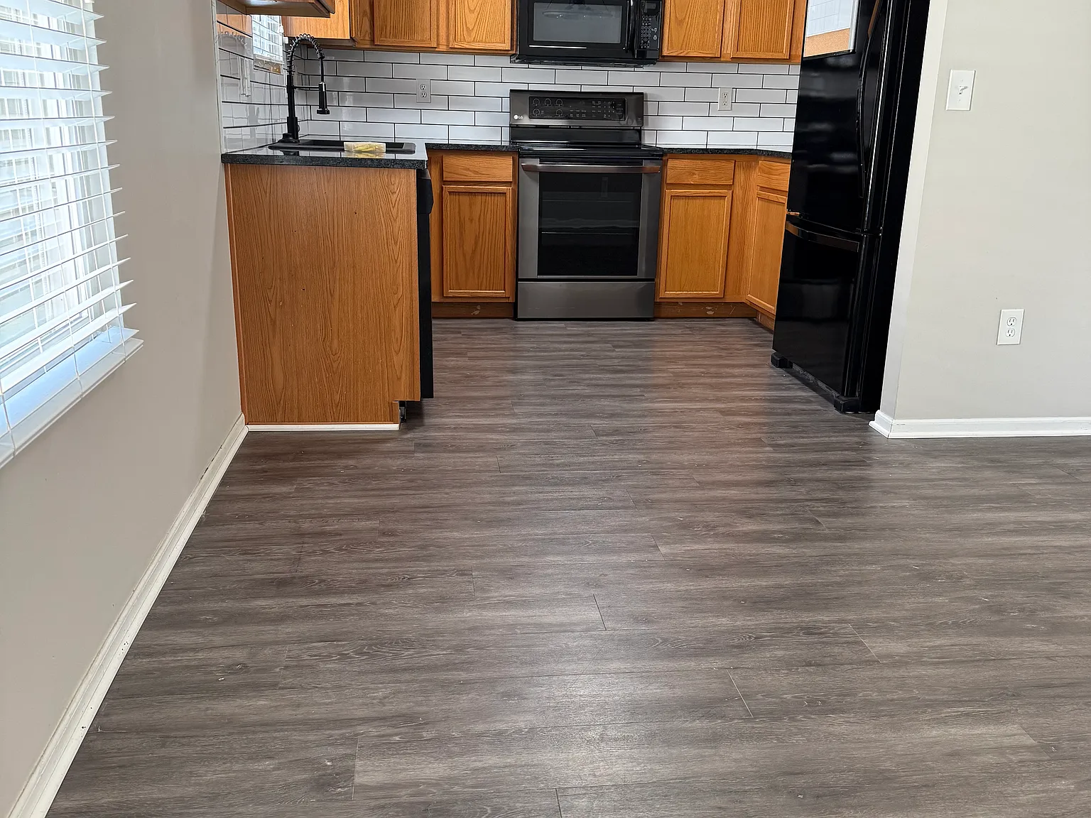 3 bed, 2.5 bath, 1720 sqft, $2,250 — Photo 3