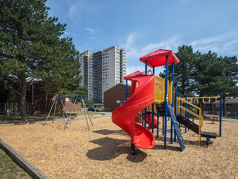 2000 Sheppard Ave W — Photo 27