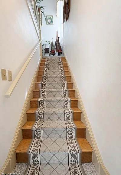 19 Burgess Pl #2 — Photo 2