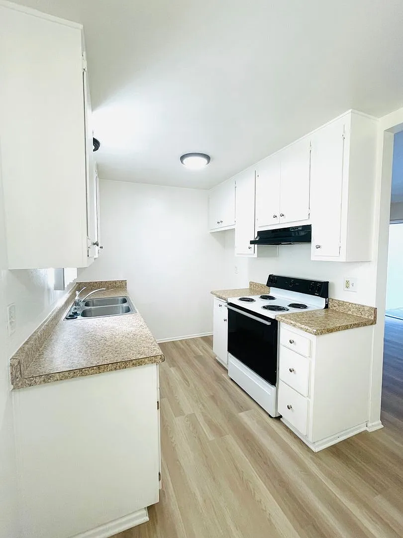 229 W. Santa Barbara Street, Santa Paula, CA 93060 — Photo 2