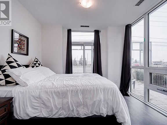 4th image of 4677 Glen Erin Dr