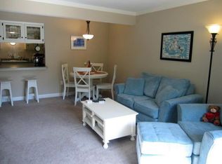 1613 S Coachlight Dr, New Berlin, WI 53151