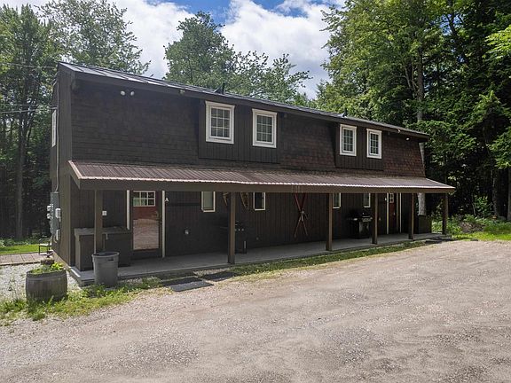 3rd image of 102 Spring Glen