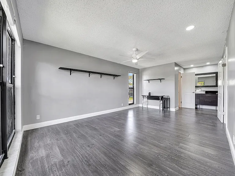 516 Osprey Dr #16C — Photo 36