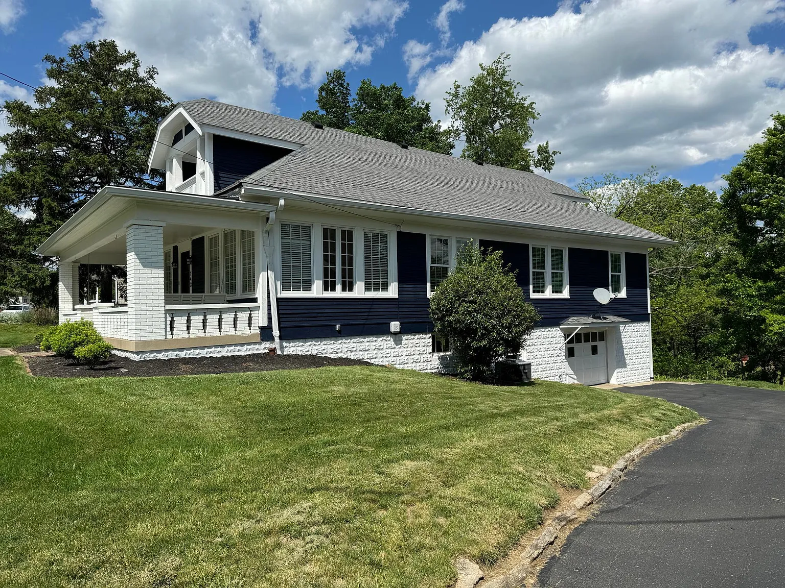 142 Sherman Ave — Photo 2