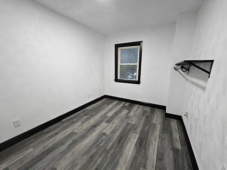 1228 Clairhaven St — Photo 18
