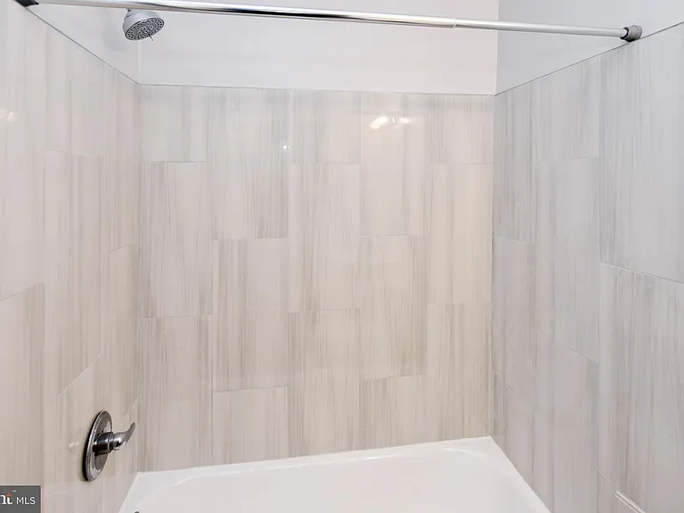 1704 Montana Ave NE — Photo 25
