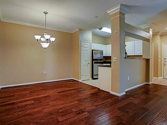 5th image of 3231 Allen Pkwy APT 4106